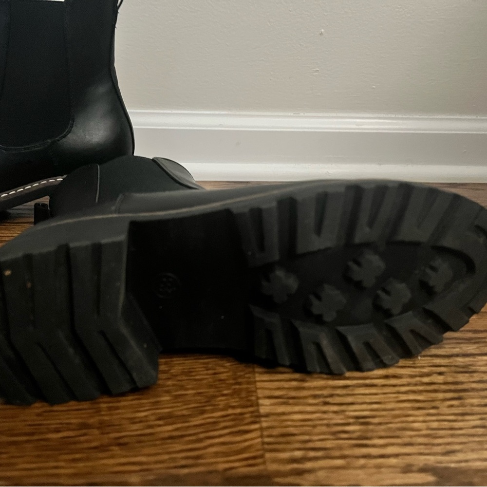 Universal Thread Black Ankle Boots - Picture 6 of 6
